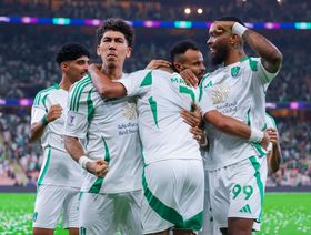 الأهلي يكتفي بثلاثية الشوط الأول ويواجه الهلال في نصف نهائي دوري أبطال آسيا
