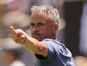 لويس إنريكي يطالب بالتضحية من أجل الجمهور الأوروبي