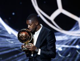 شاهد.. عثمان ديمبيلي يحتفل بالكرة الذهبية في إيفرو حيث بدأ مسيرته