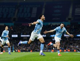 شاهد.. ثنائية مرموش تقود مانشستر سيتي لنهائي كأس الرابطة