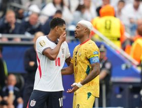 لماذا لم يُطرد جود بيلينغهام رغم تغطية فمه أمام غانا في كأس العالم؟