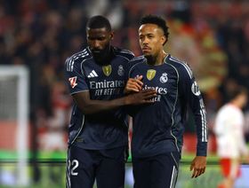 رغم إصاباته المتكررة.. ريال مدريد يقترب من تجديد عقد مدافعه المخضرم