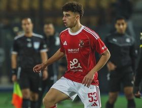 نجم الأهلي المطلوب في إسبانيا يخضع لجراحة لعلاج قطع غضروف الركبة