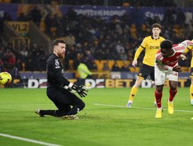 شاهد.. أرسنال يخرج بتعادل بطعم الخسارة وساكا ينهي أطول صيام