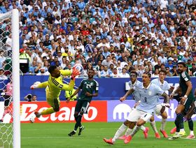 ثورة القفازات.. حراس المرمى يقلبون موازين كأس العالم 2026