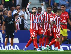 أليكس بايينا يمنح أتلتيكو مدريد فوزاً متأخراً على إسبانيول بالدوري الإسباني