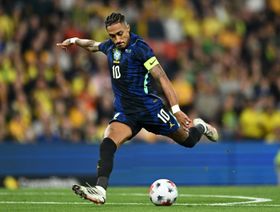 قلق في برشلونة.. رافينيا يغادر مباراة البرازيل وأستراليا مصاباً