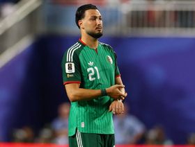 بن سبعيني يكسر صمته بعد شائعات تمرده بمنتخب الجزائر