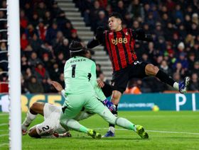 ما "الخطأ الساذج" الذي ارتكبه لاعبو ليفربول قبل هدف بورنموث الثاني؟