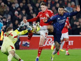 نوتنغهام يفسد على أرسنال استغلال سقوط مانشستر سيتي في الديربي