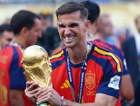 تكريم بطعم الطماطم لثنائي منتخب إسبانيا بعد إنجاز المونديال