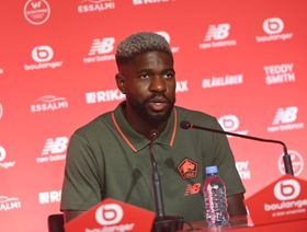 مدافع برشلونة السابق يـتّخذ قراراً مفاجئاً ويضع شرطاً قبل الاعتزال