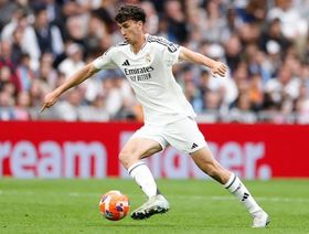 ماذا قال المدافع "العملاق" عن أول مشاركة له مع ريال مدريد؟