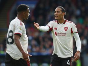 بعد صدمة الخسارة الأولى.. فان دايك يطالب ليفربول برد سريع