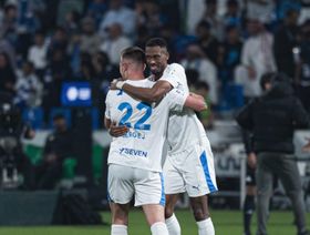 شاهد.. الهلال يُزيح الأهلي من وصافة الدوري السعودي بفوز صعب على الفتح