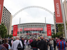 بعد فوضى نهائي بطولة أوروبا.. إنجلترا تجرّم دخول ملاعب كرة القدم بلا تذكرة