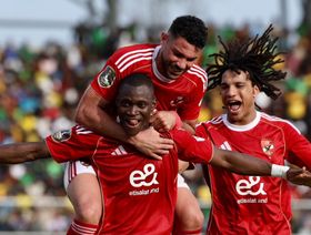 طبيب الأهلي يوضح تفاصيل إصابة زيزو وياسر إبراهيم في تنزانيا