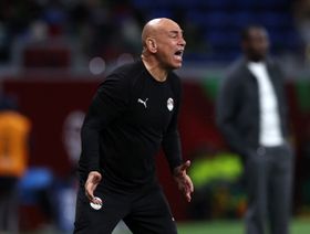 حسام حسن يشتكي من غياب العدالة في إفريقيا ويطالب بتدخل فيفا