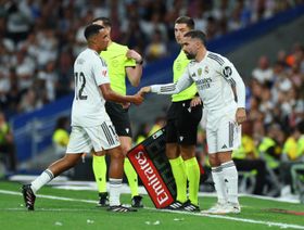 عودة ترينت وكارفاخال وهويسن لقائمة ريال مدريد ضد برشلونة