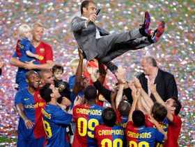 نحن الأفضل إذا خسرنا.. غوارديولا الغائب الحاضر في برشلونة دائماً