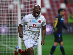 شاهد.. ضمك يبدأ حقبة المدرب فابيو كاريلي بفوز مثير على التعاون