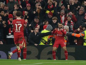 جونز يسير على خطى صلاح ويدخل في خلاف مع سلوت.. فهل يرحل؟