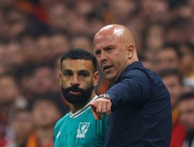 آرني سلوت: محادثتي مع محمد صلاح تحدّد مشاركته أمام برايتون