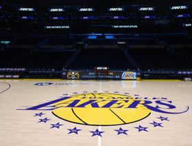 رابطة دوري السلة الأميركي تقر صفقة بيع ليكرز مقابل 10 مليارات دولار