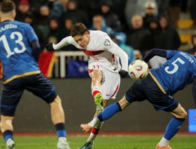 تركيا تتخطى كوسوفو وتعود إلى كأس العالم بعد غياب 24 عاماً