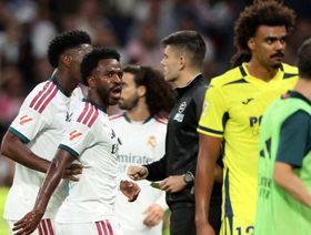 صورة قديمة لـ"شد الشعر" تعزز "نظرية المؤامرة" في ريال مدريد