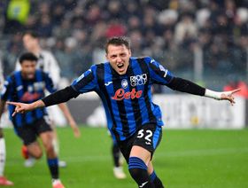 بديل أوباميانغ.. خطوة تفصل هداف الدوري الإيطالي عن القادسية