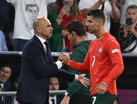 مدرب البرتغال: رونالدو يؤدي دوراً هائلاً في المنتخب ولا يخطط للمستقبل