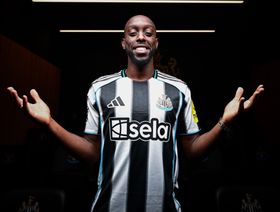 بعد نهاية مسلسل إيزاك.. نيوكاسل يكسر قاعدة ويراهن على ويسا في الهجوم