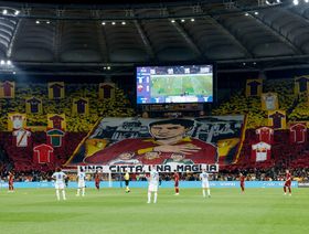 ما سبب العداء التاريخي في ديربي روما؟ وسر اختيار النسر والذئبة