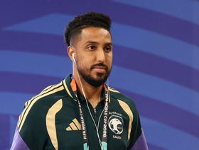 قائد المنتخب السعودي سالم الدوسري يحسم الجدل بشأن اعتزاله