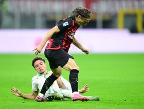 ميلان يهزم روما بعد ضياع ركلة جزاء ديبالا ولعبة الكراسي مستمرة بالدوري الإيطالي