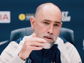 مدرب توتنهام إيغور تودور يخيّر لاعبيه بين "البكاء أو القتال"