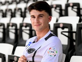 الشباب يضم أوناي من الاتحاد ويتعاقد مع الحارس غروهي مجاناً