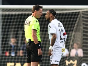 سانتوس يحذر نيمار وسط تكهنات بقرب انتقاله للعب بجوار ميسي