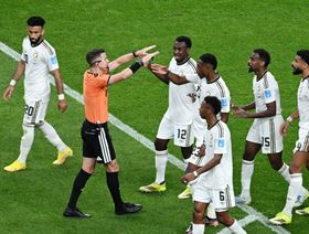 من هو حكم مباراة مصر والأرجنتين في ثمن نهائي كأس العالم؟