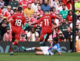 الحكم يشرح سبب حرمان محمد صلاح من ركلة جزاء ضد بالاس