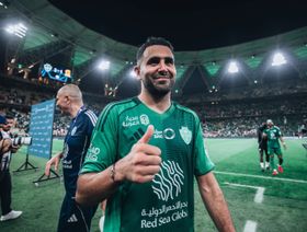 الشرق الأوسط: الشباب والاتفاق في سباق لضم الجزائري رياض محرز