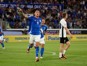 إيطاليا تبدأ حقبة غاتوزو بأكبر فوز منذ 4 سنوات
