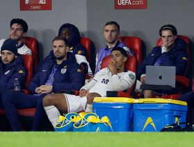 ليس مثل نغولو كانتي.. نجم إنجلترا السابق يشير إلى عنصرية ضد جود بيلينغهام