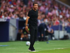 سيميوني يتفهم "إحباط" مشجعي أتلتيكو بعد التعادل مع إلتشي