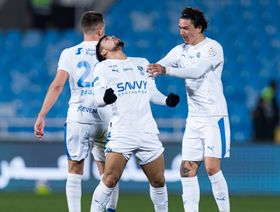 شاهد.. ليوناردو يتيح للهلال التقدّم على الرياض في الشوط الأول