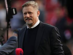 بيتر شمايكل بعد فوز يونايتد على ليفربول: أريد تقبيل روبن أموريم