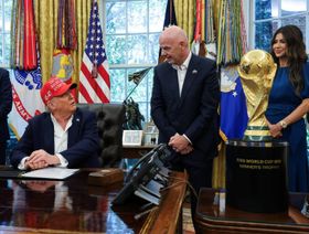 هل يحصل دونالد ترامب على "جائزة فيفا للسلام"؟