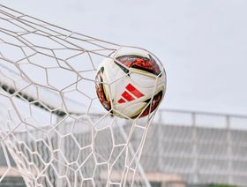 "مزعجة للحراس".. كرة الدوري الألماني الجديدة تثير الجدل