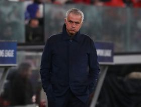 منافس مفاجئ لمورينيو.. ريال مدريد يستهدف مدرباً من البريميرليغ